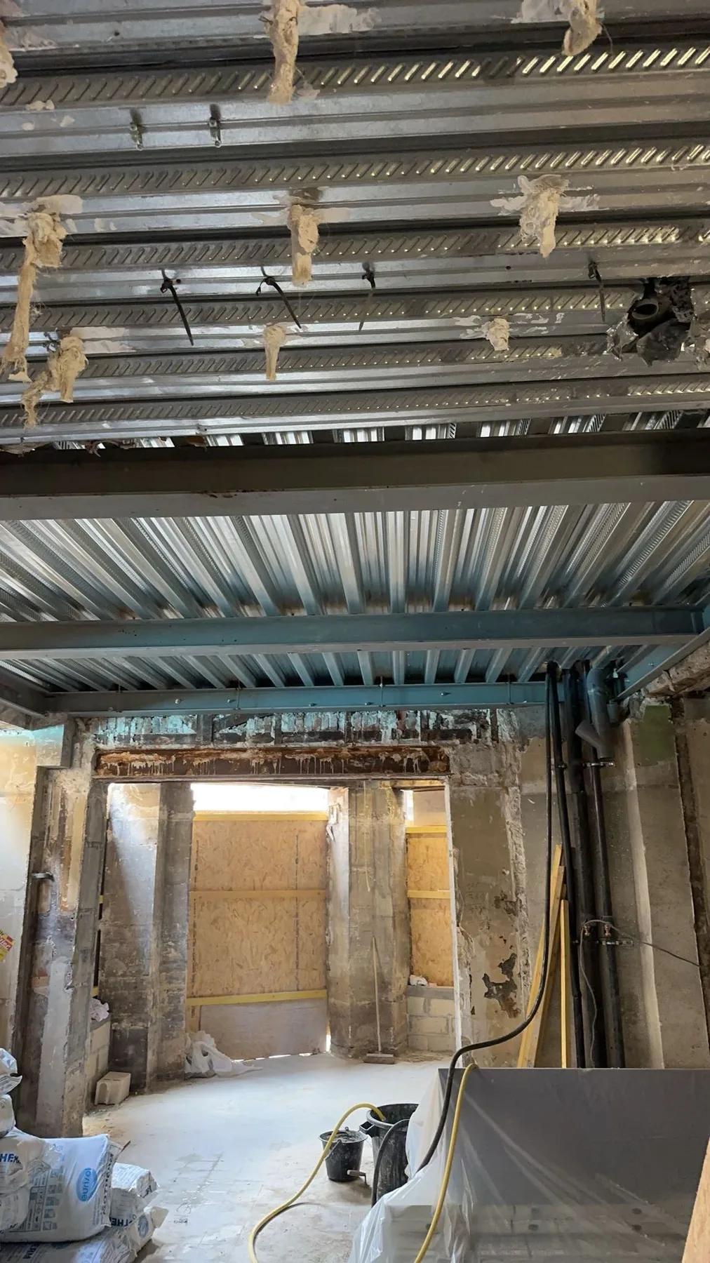 Sous les Toits — Taverny