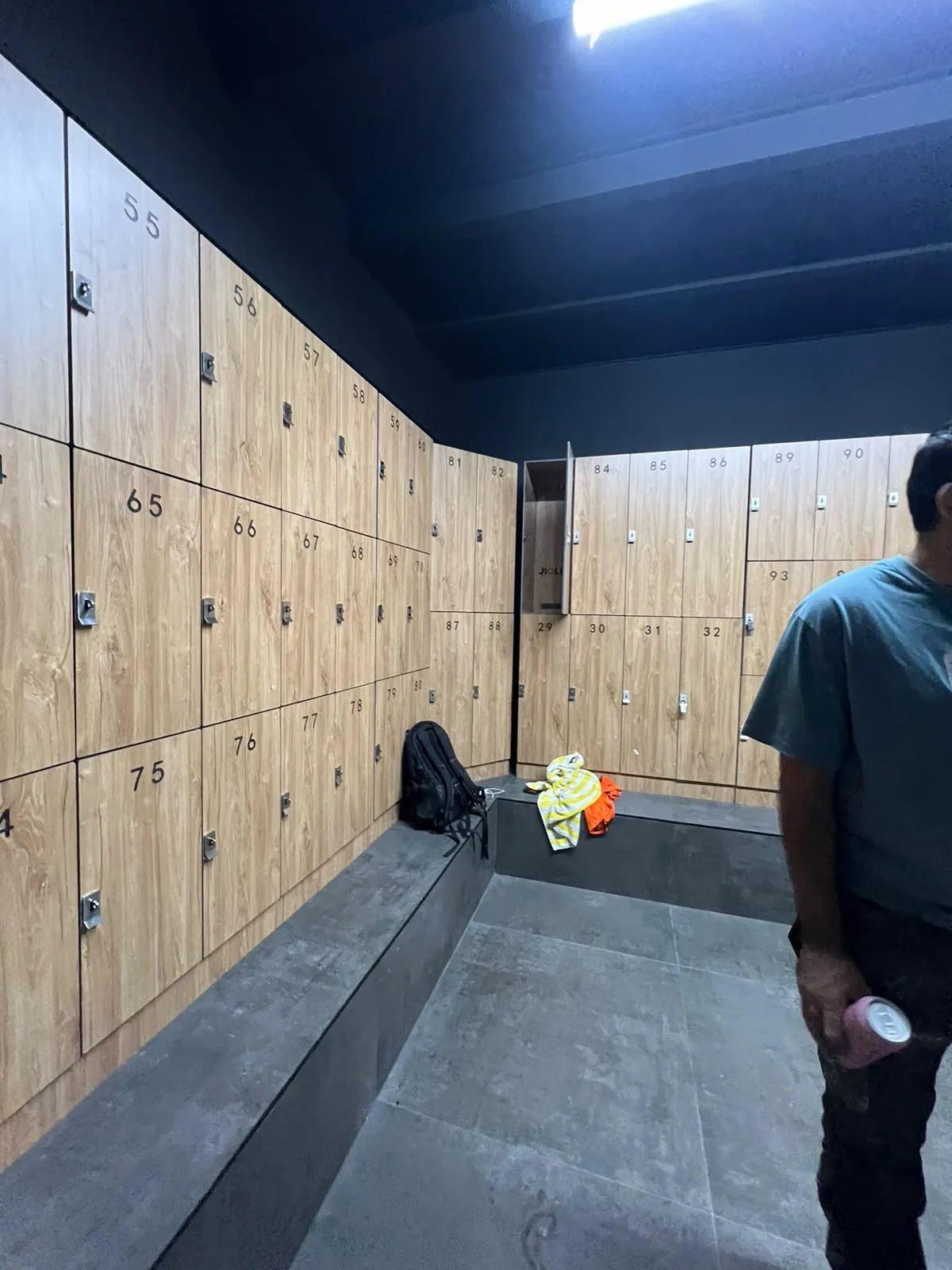 Un Nouveau Cadre — Vernon